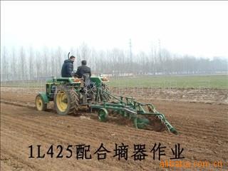 【大量供應優(yōu)質(zhì)土豆種植機、薯類收獲機、犁、秸稈還田機等產(chǎn)品(圖)】價格,廠家,圖片,其他耕地整地機械,德州寶豐農(nóng)機制造-